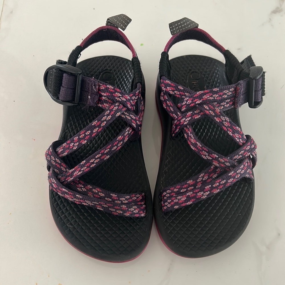 Girls Chaco twin z strap purple and pink girls size 11